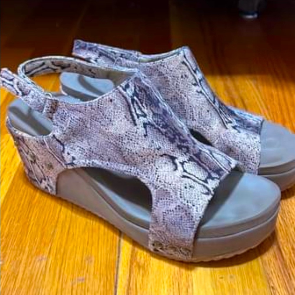 Corky snakeskin wedge sandals !!